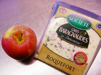 Roquefort Societe Gold & Pomme 20100309りんごとブルー.jpg